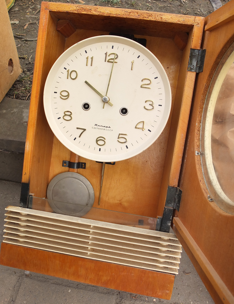 часы настенные Янтарь, в деревянном корпусе фото 6