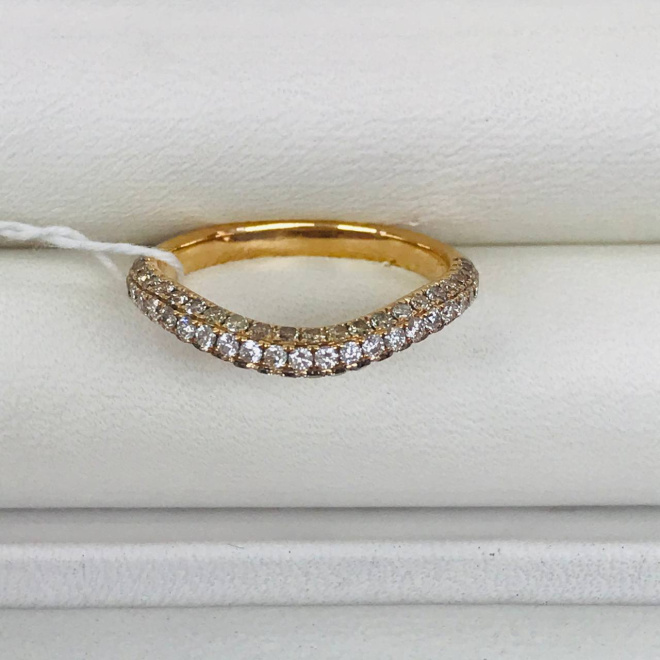 Золотое кольцо 585 пробы с бриллиантами 