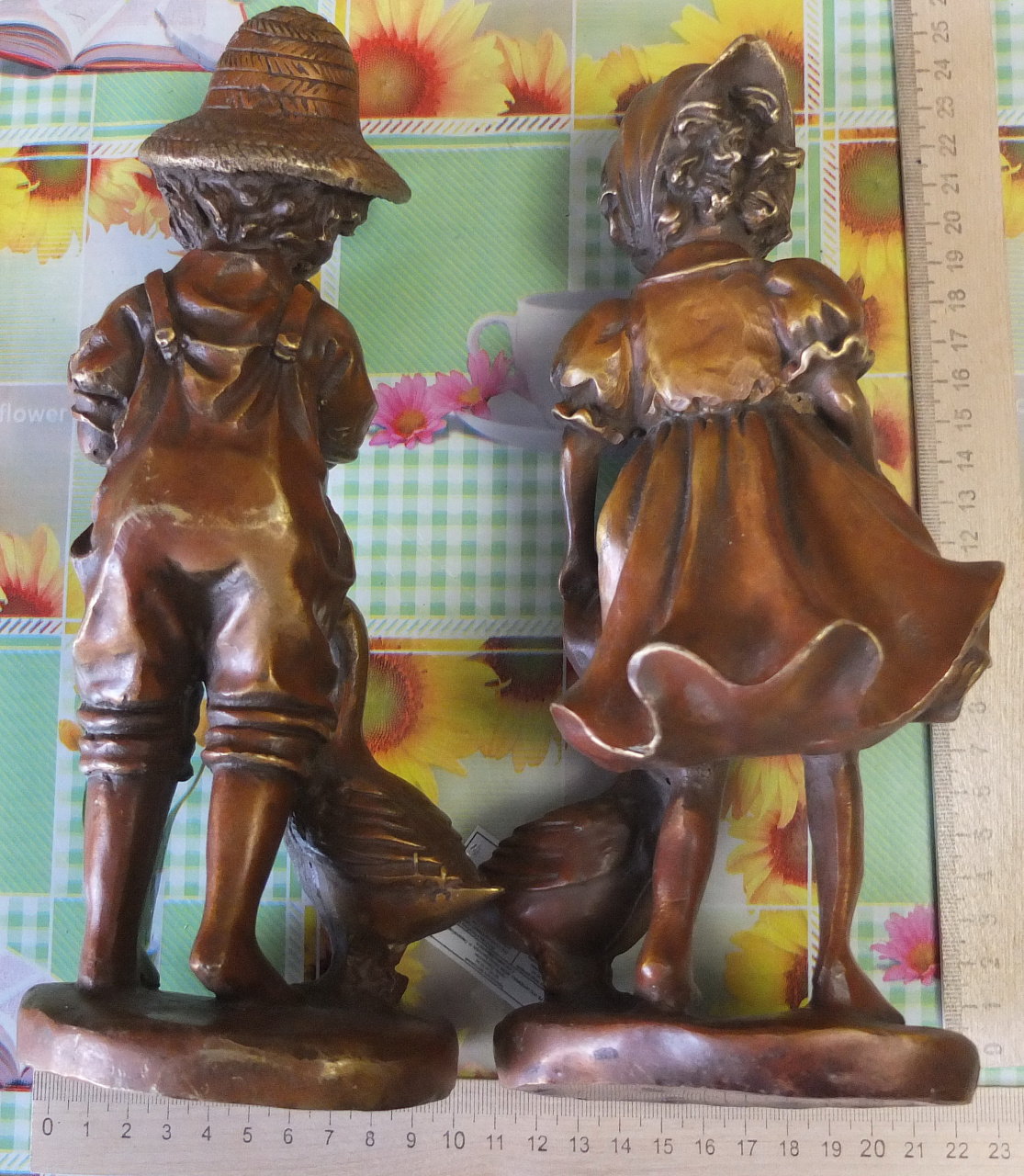 бронзовые статуэтки Мальчик с гусиком и Девочка с гусиком, старые фото 5