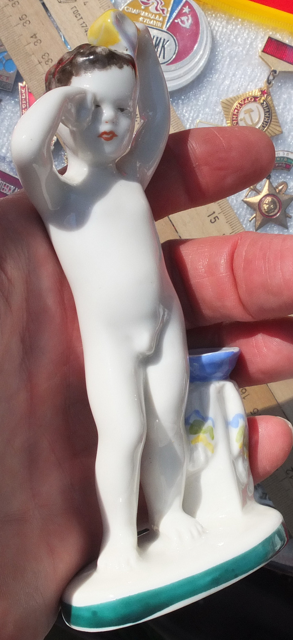 фарфоровая статуэтка Мальчик с кружкой, фарфор ЛФЗ фото 7