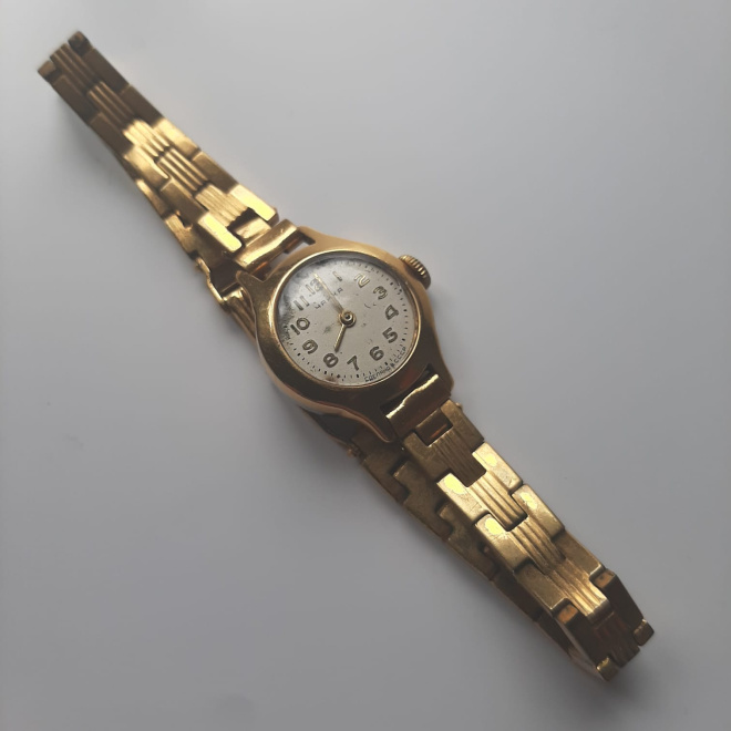 Женские наручные часы Чайка с ремешком