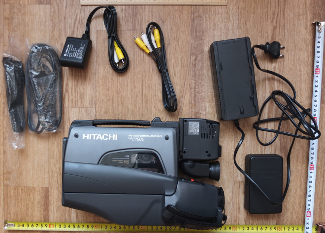 видеокамера Hitachi , винтаж , коллекционная, рабочая