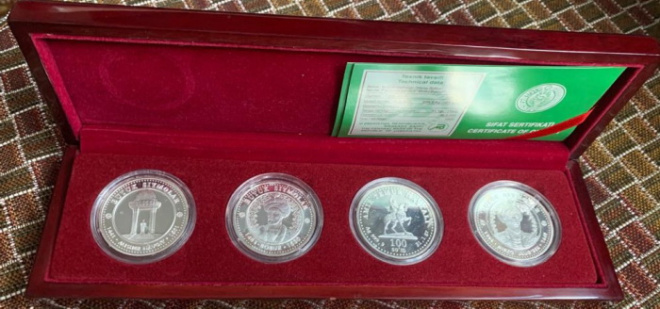 серебряные монеты узбекские сомы, серебро 999 пр