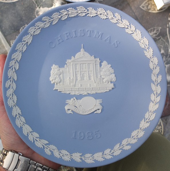 тарелка настенная Wedgewood , Рождество 1985 год, фарфор бисквит, ручная лепка