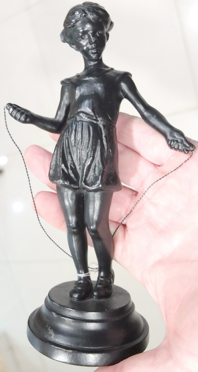 чугунная статуэтка Девочка со скакалкой, Касли