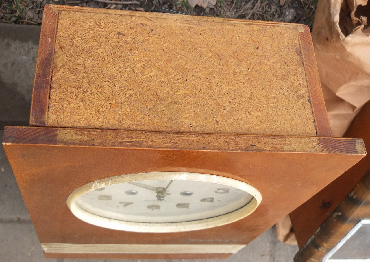 часы настенные Янтарь, в деревянном корпусе фото 3