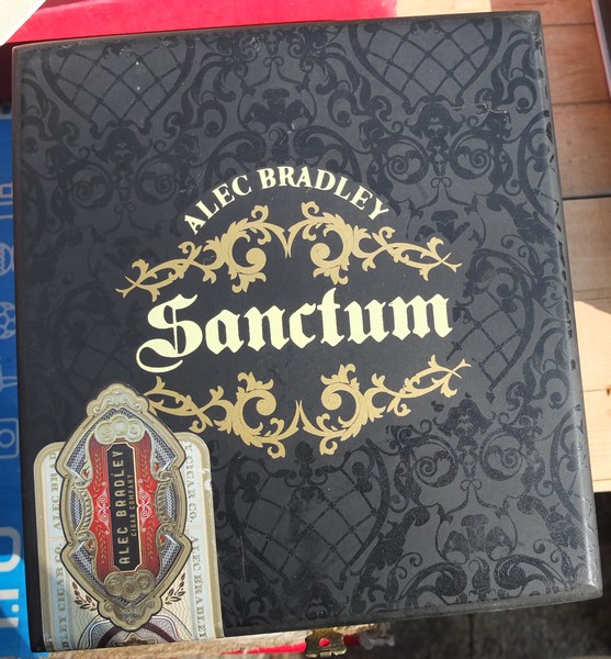 коробка для сигар Alec Bradley,Sanctum, на 20 сигар