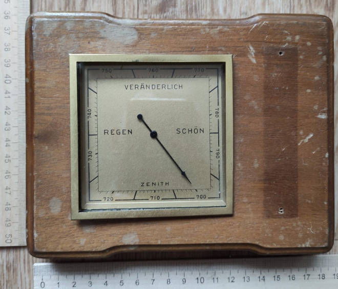 барометр немецкий старинный, в деревянном корпусе