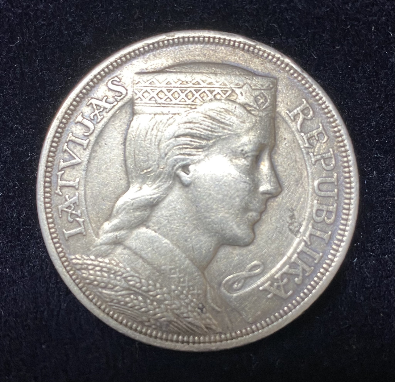 Монета 5 лат "Милда" 1932 серебро