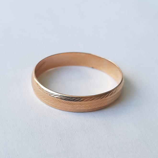 Обручальное кольцо золото алмазная грань 585 проба