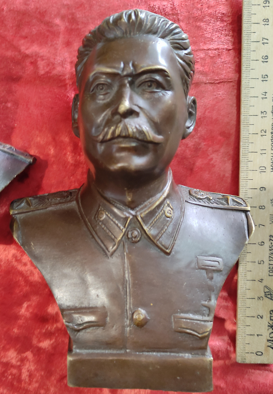 бронзовый бюст Сталин, высота 15 см ​​​​​​​ фото 5