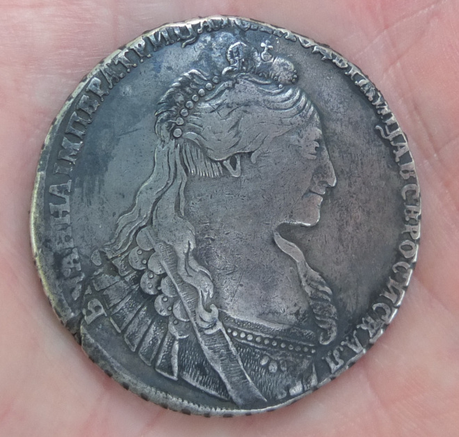 серебряный рубль Анна Иоанновна, тип лошадиная голова, с тремя лентами