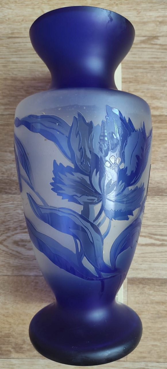 ваза синее стекло Цветы, СССР, старая, высота 30 см фото 2