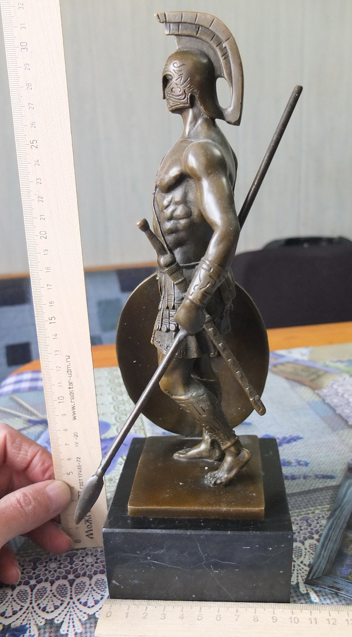 бронзовая статуэтка Спартанец, современная бронза  фото 4