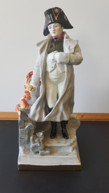 Фарфоровая статуэтка «Наполеон», Германии, Клеймо «Neundorf». 