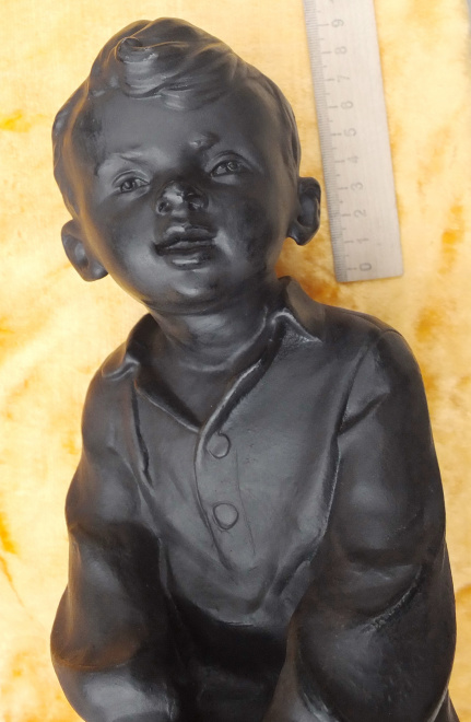 чугунная статуэтка Мальчик с гирей, Касли, 1961 год 