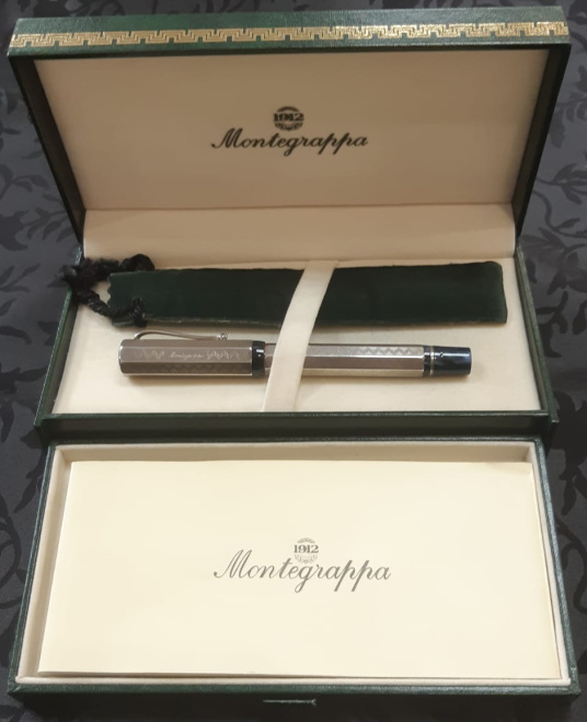 перьевая ручка Montegrappa , серебро,золотое перо,Италия, не пользованная