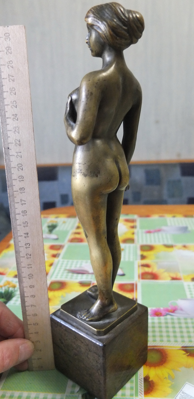 бронзовая статуэтка Венера Милосская с руками, старая фото 7