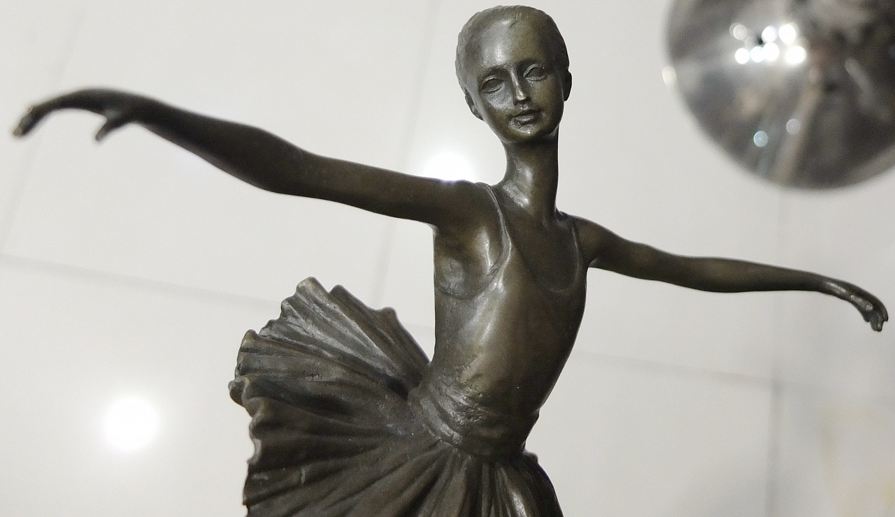 бронзовая статуэтка Балерина фото 7