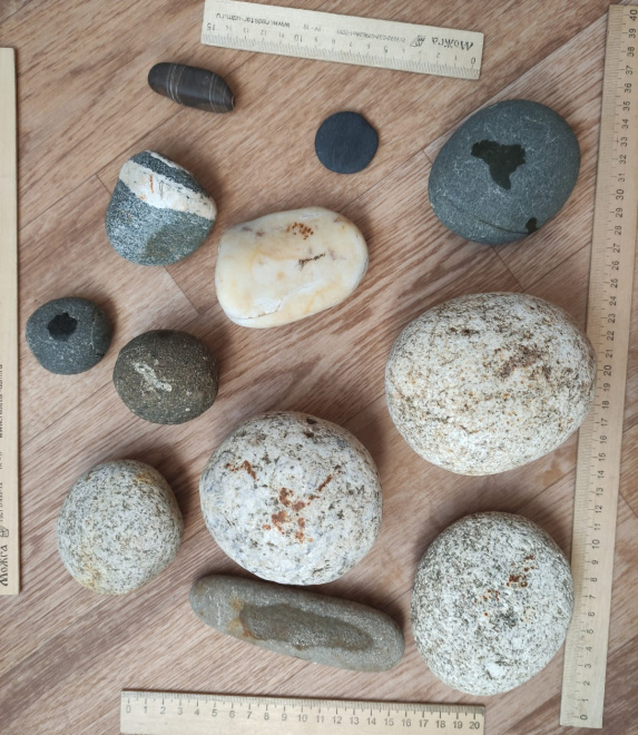 камни круглые, коллекция, интересные
