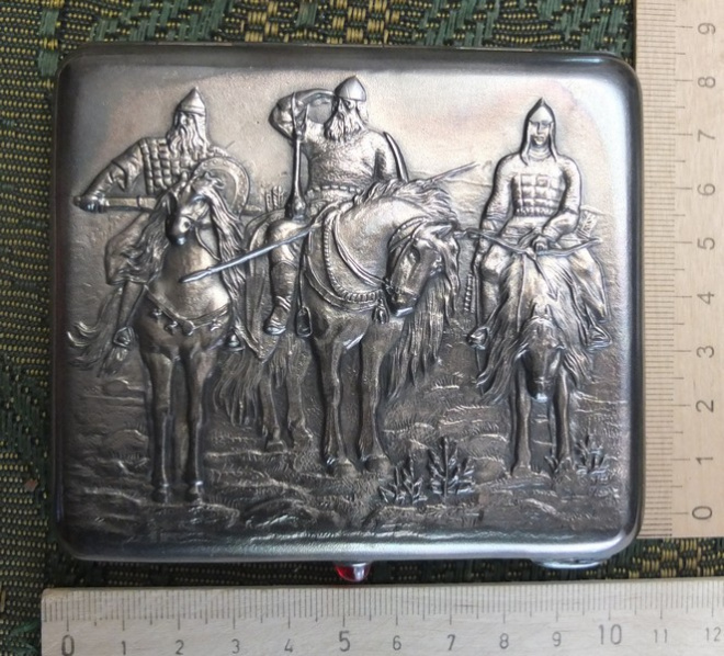 серебряный портсигар Три богатыря, серебро 875 проба, 1930е годы
