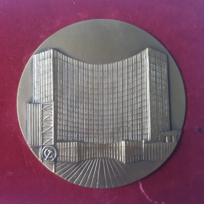 Настольная медаль Гостиница Космос