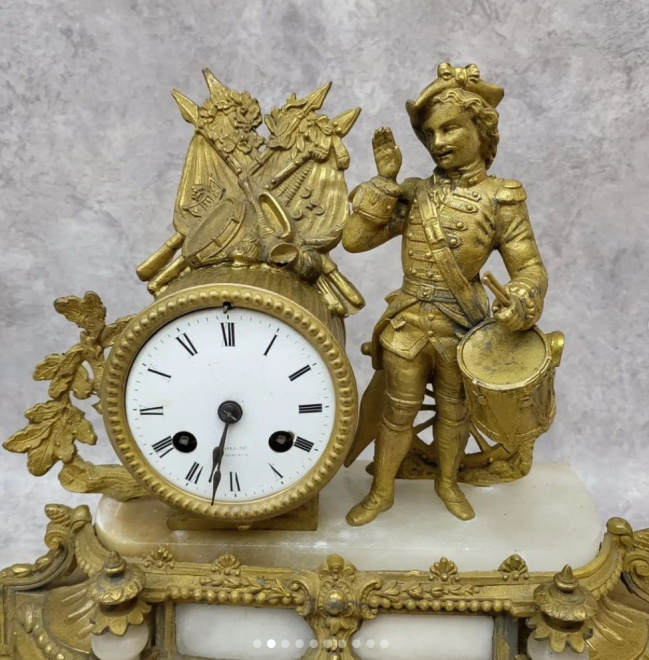 часы бронзовые настольные Барабанщик, рабочие, с боем, Европа, 19 век