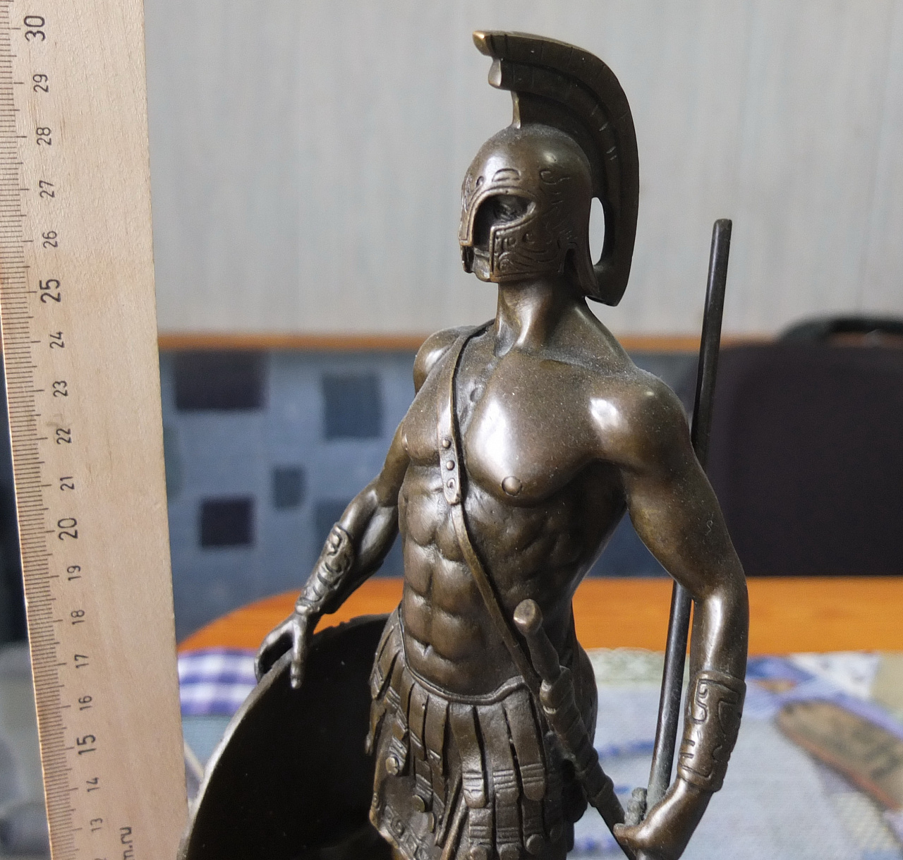 бронзовая статуэтка Спартанец, современная бронза  фото 7
