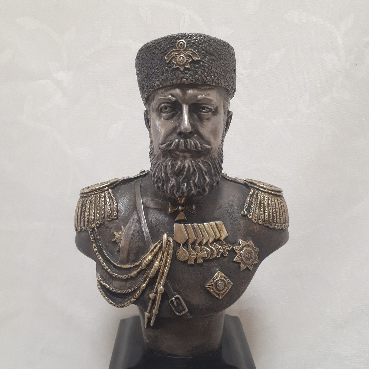 Серебряный бюст императора Александра III фото 2