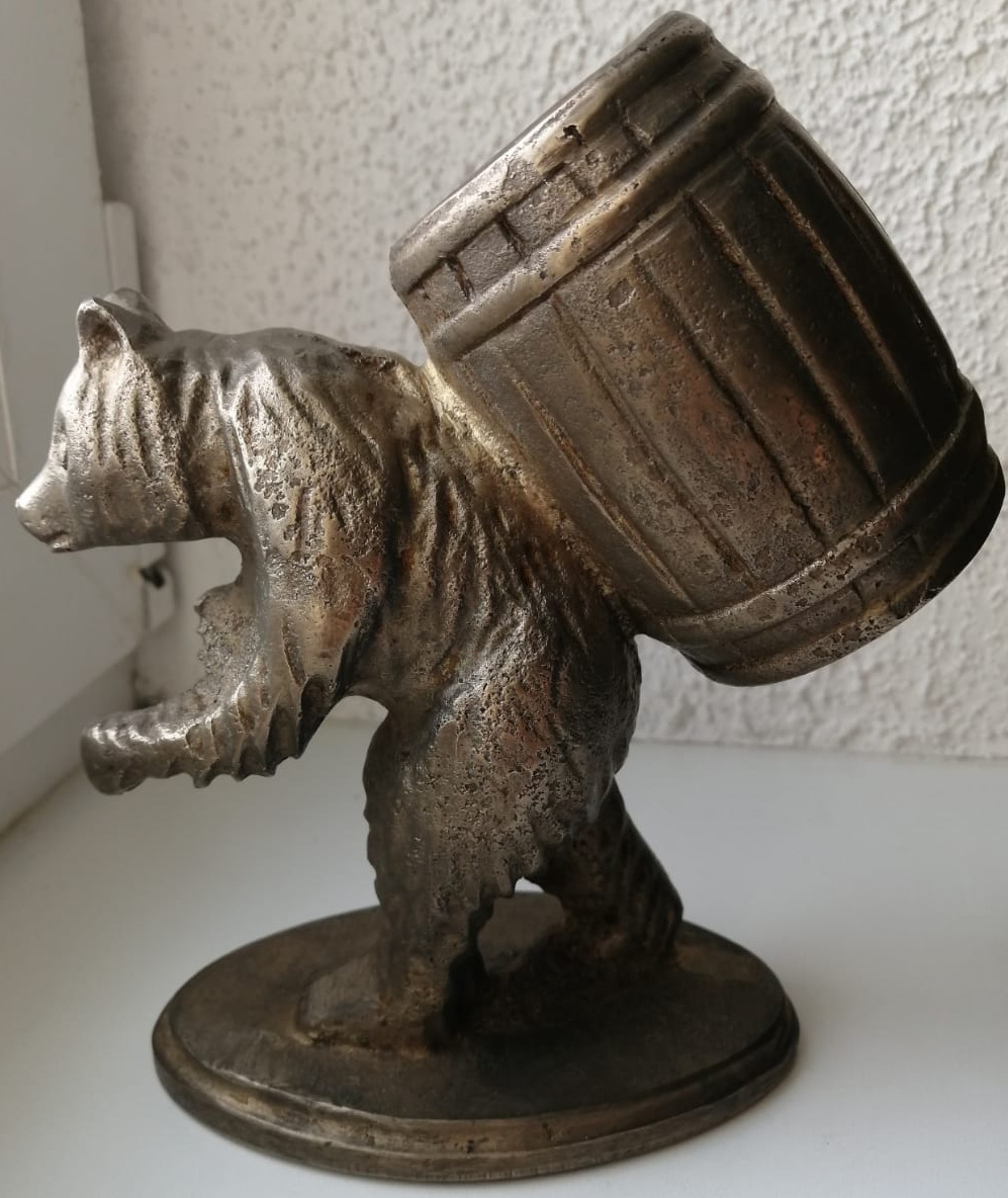бронзовая статуэтка Медведь с бочкой высота 17 см фото 4