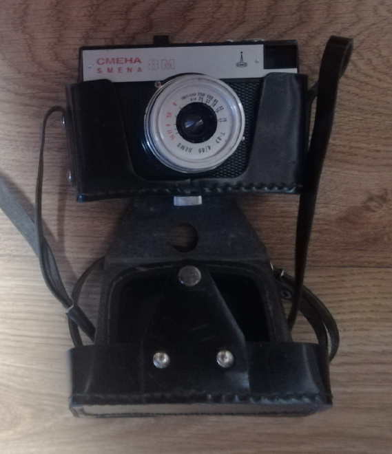 Советский плёночный фотоаппарат Смена 8М Ломо с чехлом