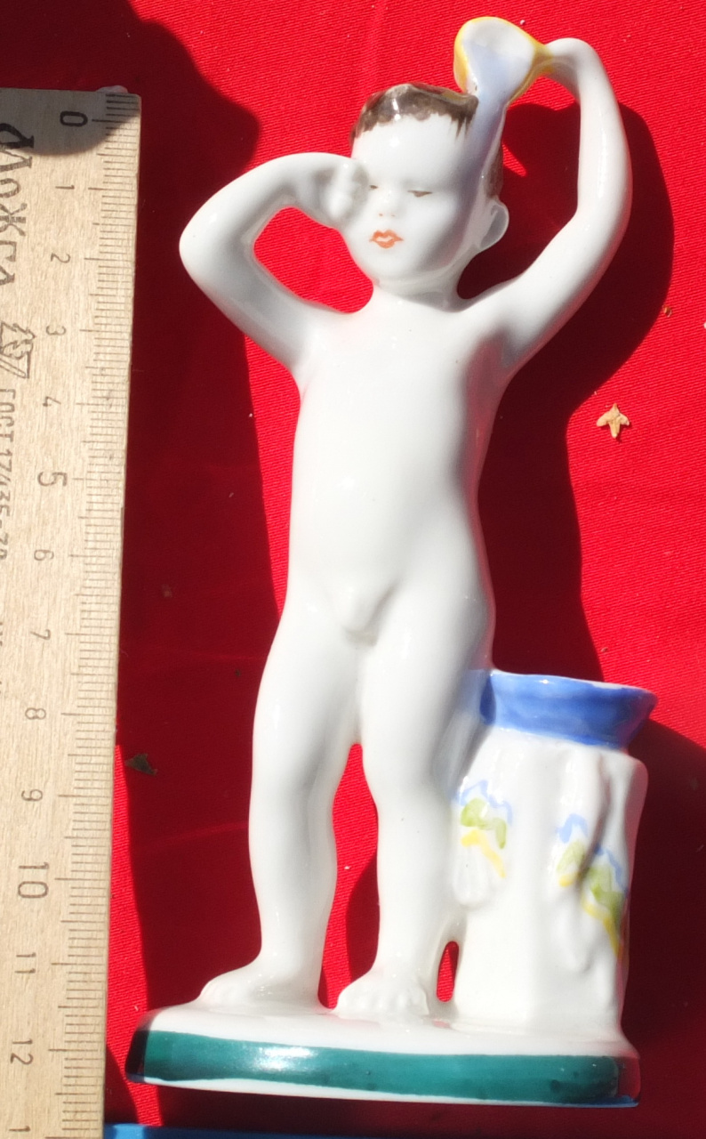 фарфоровая статуэтка Мальчик с кружкой, фарфор ЛФЗ