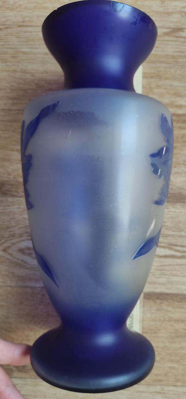 ваза синее стекло Цветы, СССР, старая, высота 30 см фото 4