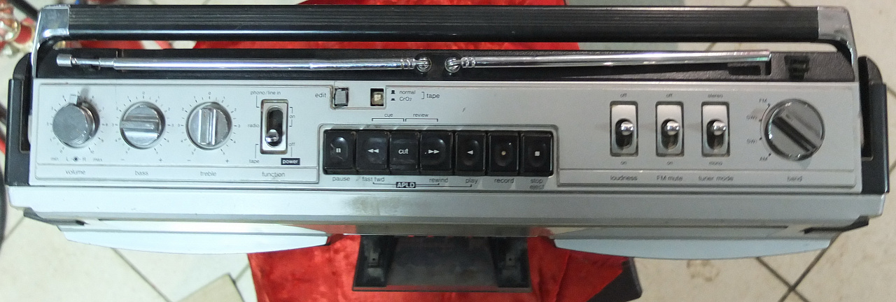 однокассетный магнитофон Sharp , модель GF 8585 , рабочий фото 5