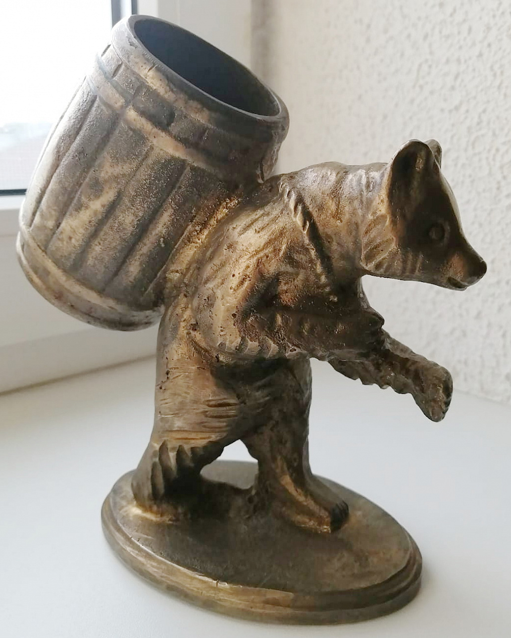 бронзовая статуэтка Медведь с бочкой высота 17 см фото 5