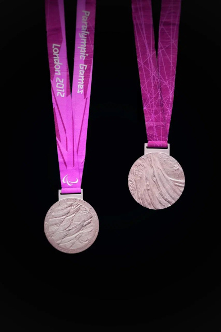 Оригинал серебряной медали London 2012
