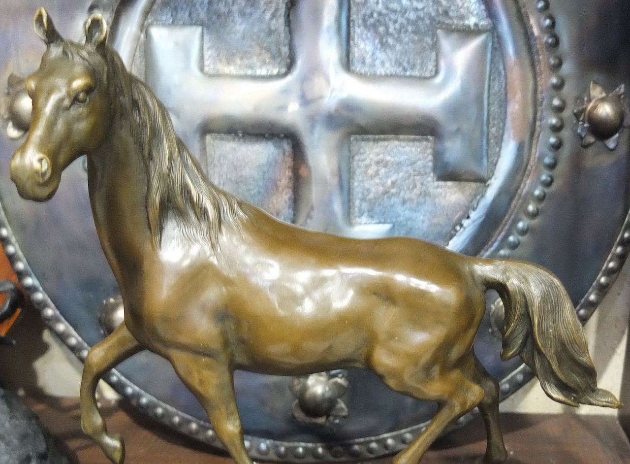 бронзовая скульптура Лошадь фото 2