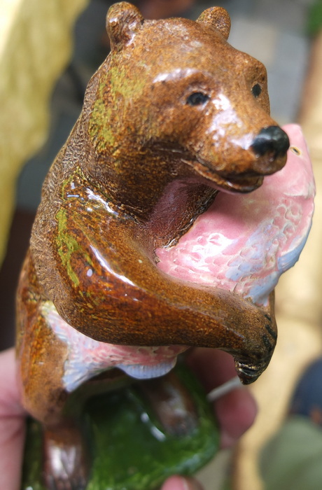 авторская керамическая статуэтка Медведь с рыбой, в одном экземпляре фото 6