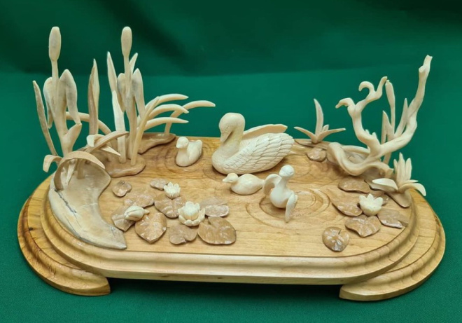 композиция А Белый Лебедь на пруду, бивень мамонта, резьба по бивню  мамонта, ручная автор