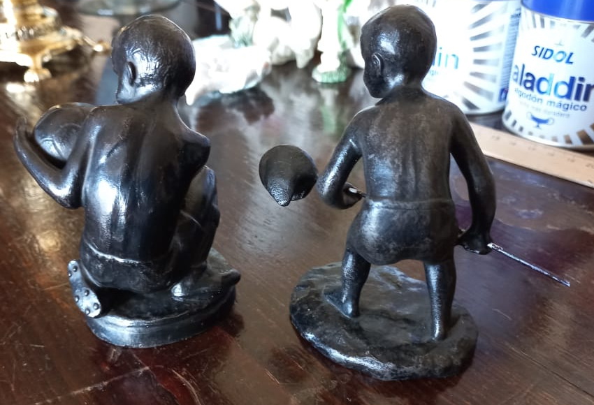чугунные статуэтки Мальчик и мячом и мальчик с сачком, Касли фото 2