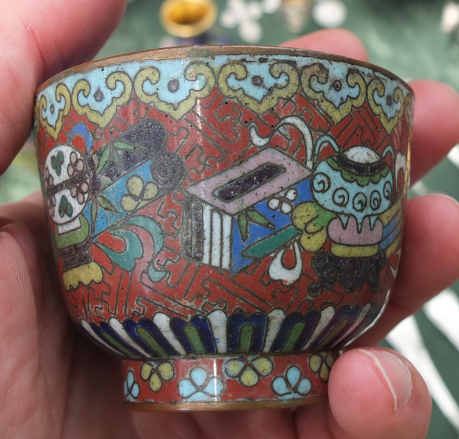 медная чаша в горячих многоцветных эмалях, Китай, 19 век 