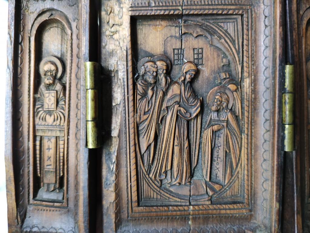 резной трехстворчатый деревянный складень Явление Богородицы Сергию, миниатюра, 19 в фото 3