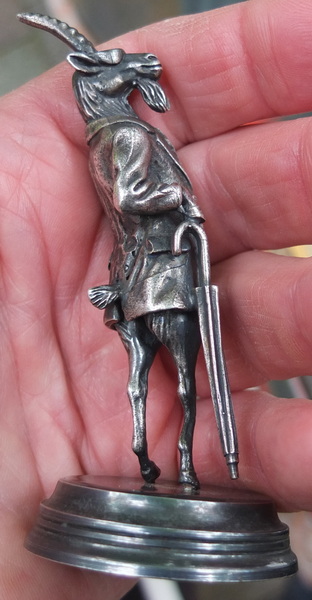бронзовая статуэтка Козёл с зонтиком, миниатюра, бронза, серебрение